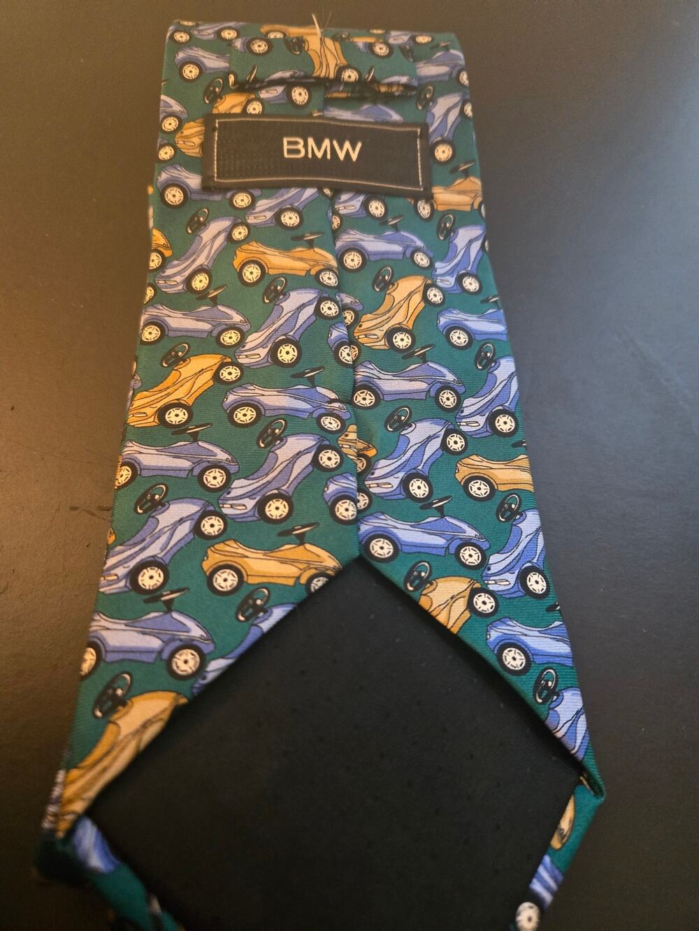 ULTRA RARE BMW AUTOMOBILE RACING car NECK TIE 100% SILK  ITALY multicolor.